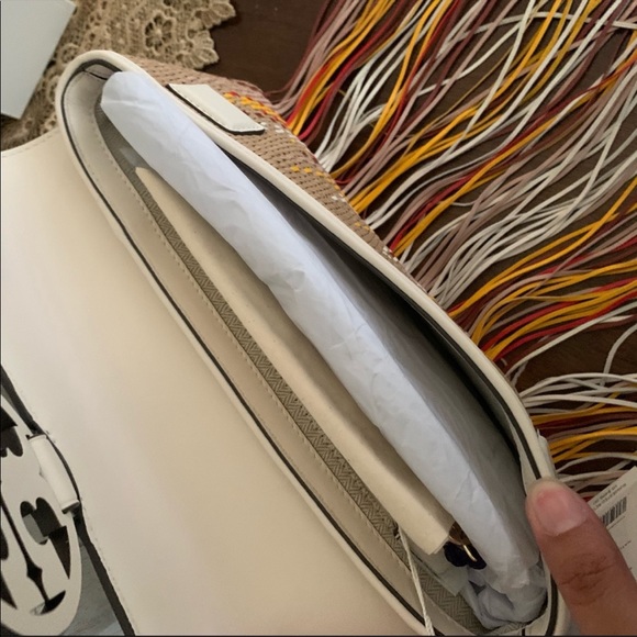 New Tory Burch clutch🦋 - Picture 5 of 8